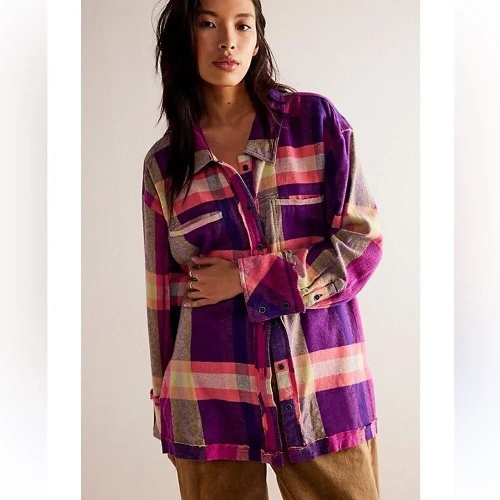 We The Free So Long
Summer Plaid Top size Small